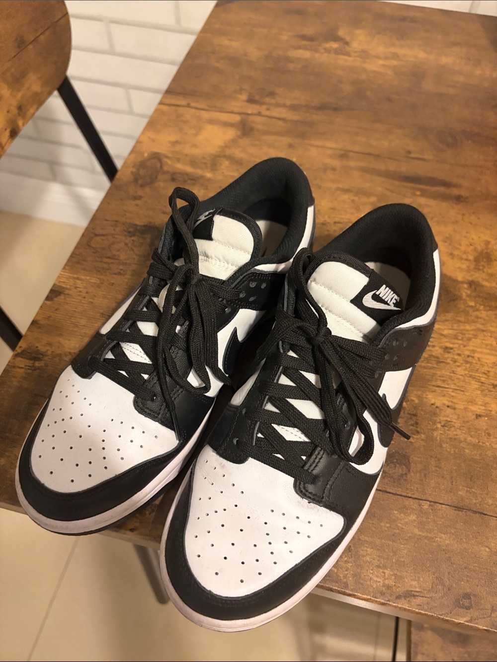 Nike Black and White women  Low-Top Sneakers